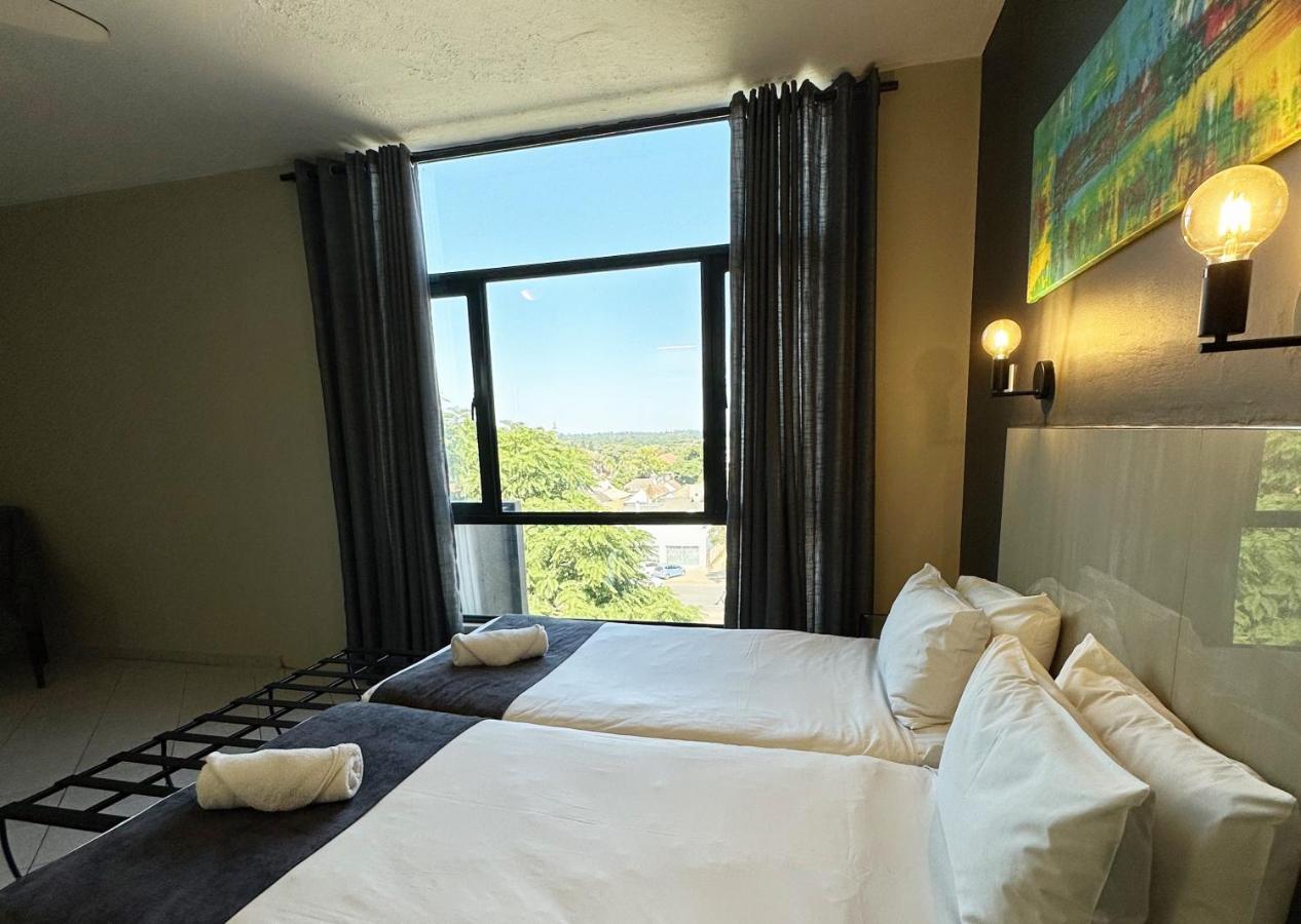 N1 Hotel Samora Machel Harare Exterior photo