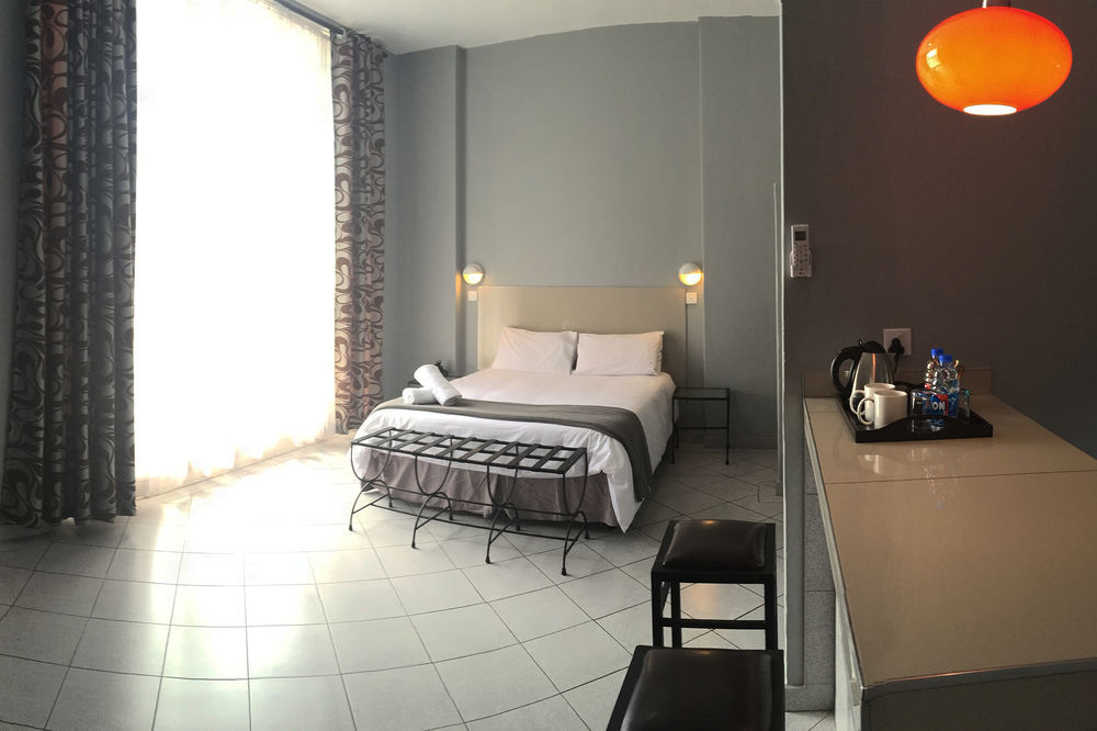 N1 Hotel Samora Machel Harare Exterior photo