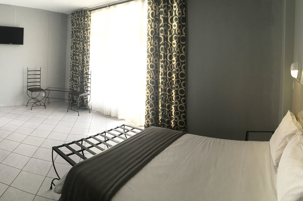 N1 Hotel Samora Machel Harare Exterior photo